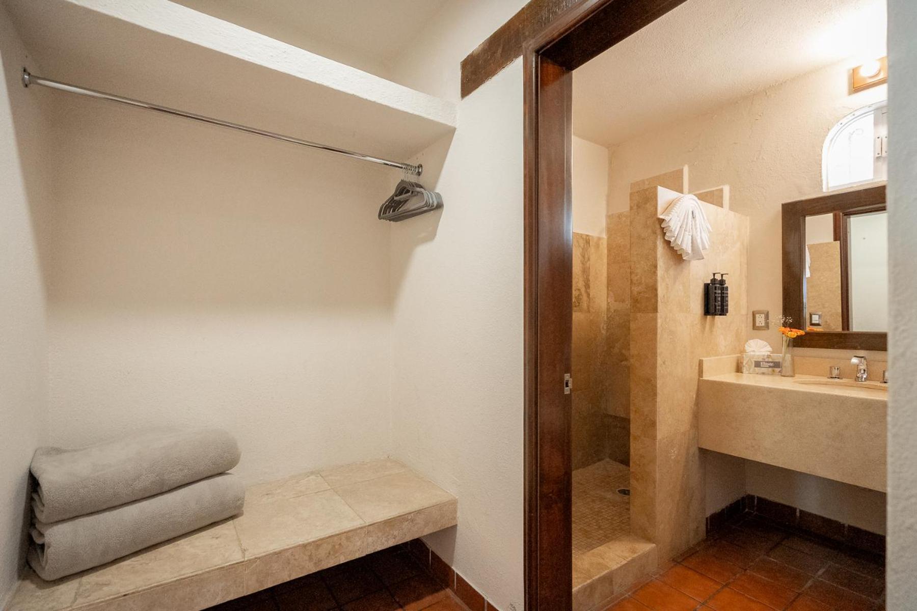 Hotel&suites El Moro La Paz